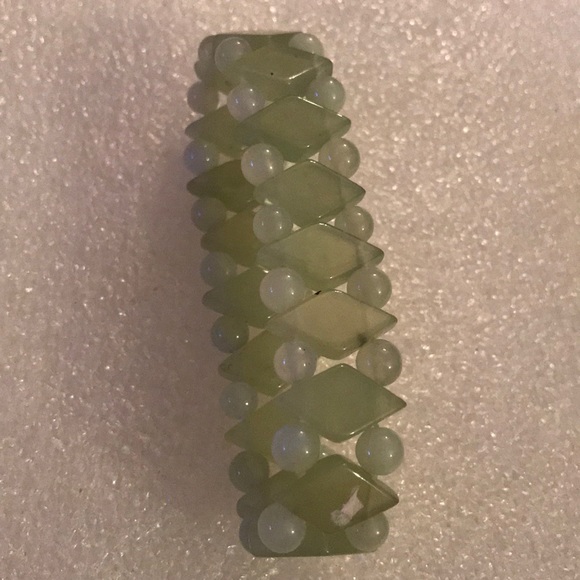 Vintage jadedit bracelet - Picture 2 of 3